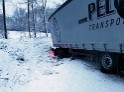 LKW rutscht in Boeschung Bergneustadt Pa P06